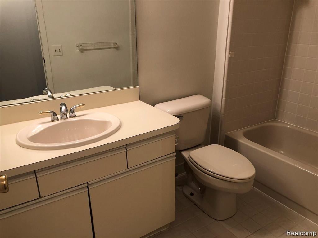 7095 ELMHURST DRIVE, West Bloomfield, MI — Photo 17