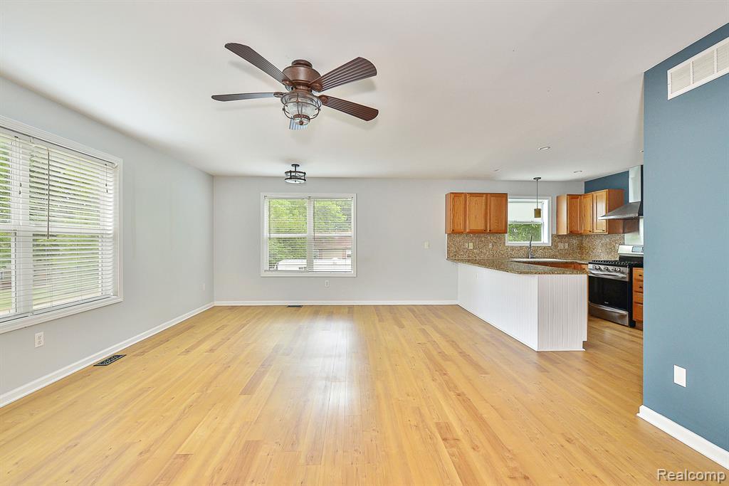 7860 LAKESHORE Road, Whitmore Lake, MI 48189 — Photo 31