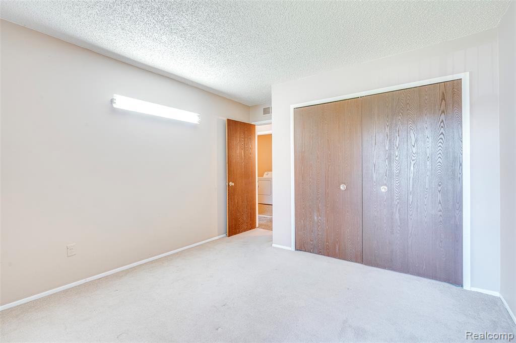 27845 Berrywood Lane, Farmington, MI 48334 — Photo 17