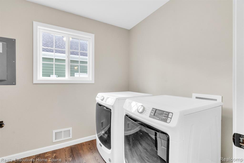 4080 Lancaster Drive, Fort Gratiot, MI 48059 — Photo 28