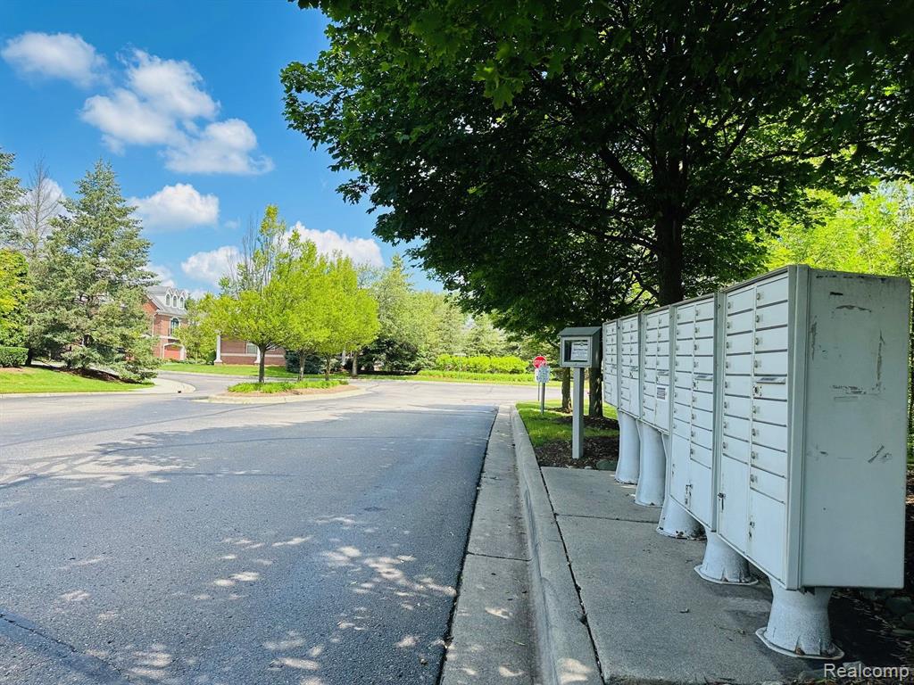 7217 GATEWAY Drive, West Bloomfield, MI — Photo 17