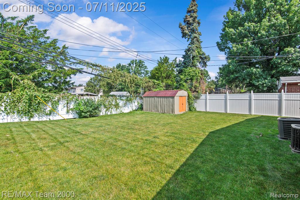 9756 Buckingham Avenue, Allen Park, MI 48101 — Photo 28