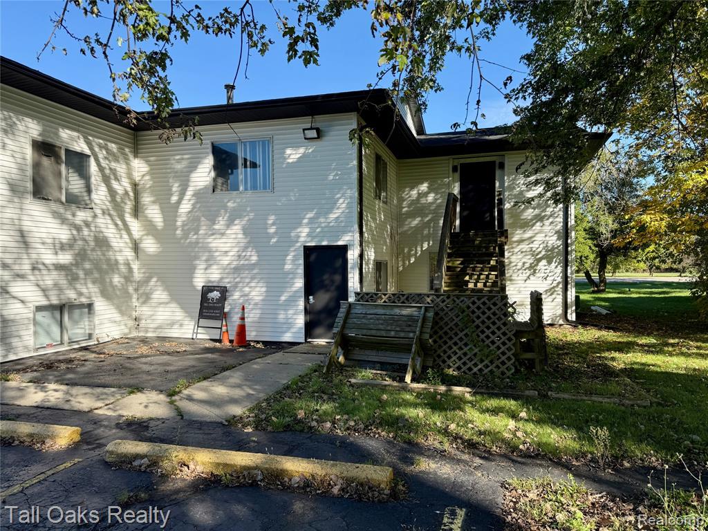 5046 DAVISON Road, Burton, MI 48509 — Photo 6