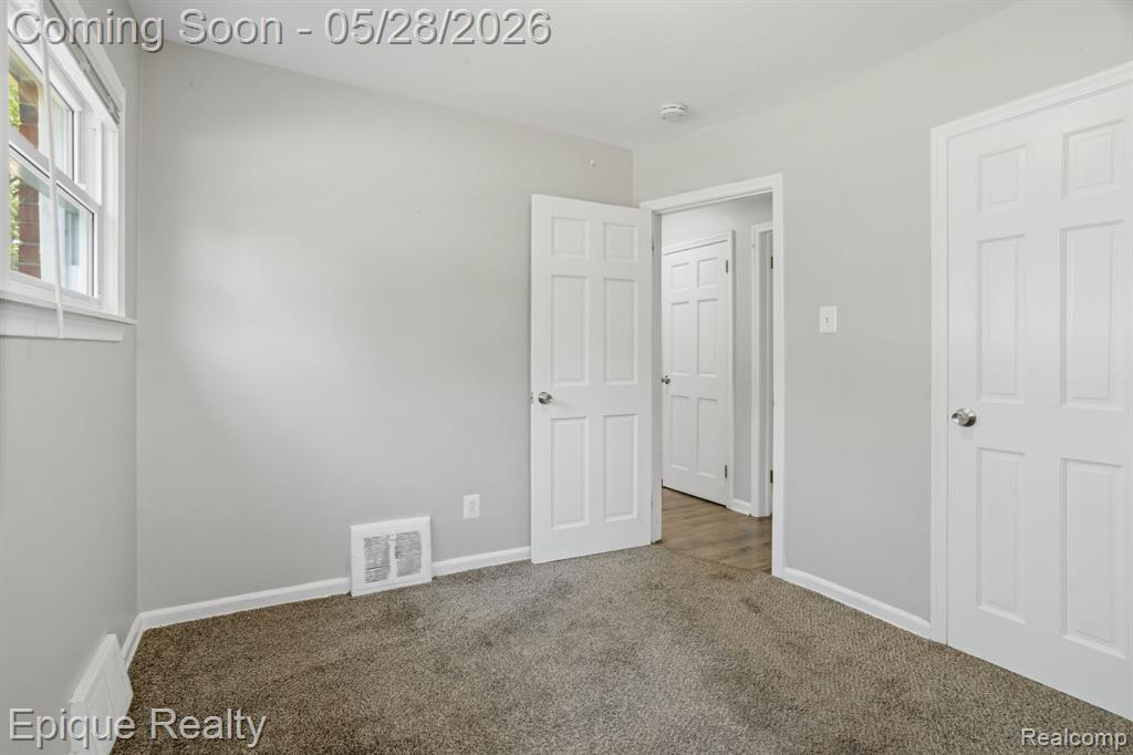 20506 Lancaster Street, Harper Woods, MI 48225 — Photo 15
