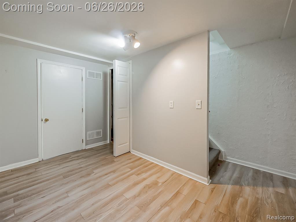 160 Pine Tree Ridge Drive, 3, Waterford, MI 48327 — Photo 17
