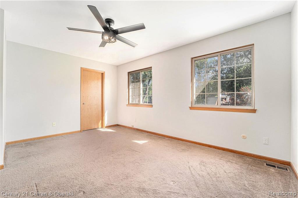 896 Saint Clair Street, Grosse Pointe, MI 48230 — Photo 12