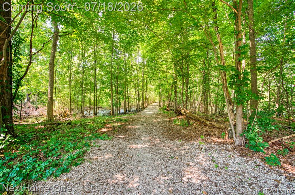 6496 Lake Meadow Drive, Waterford, MI 48327 — Photo 31