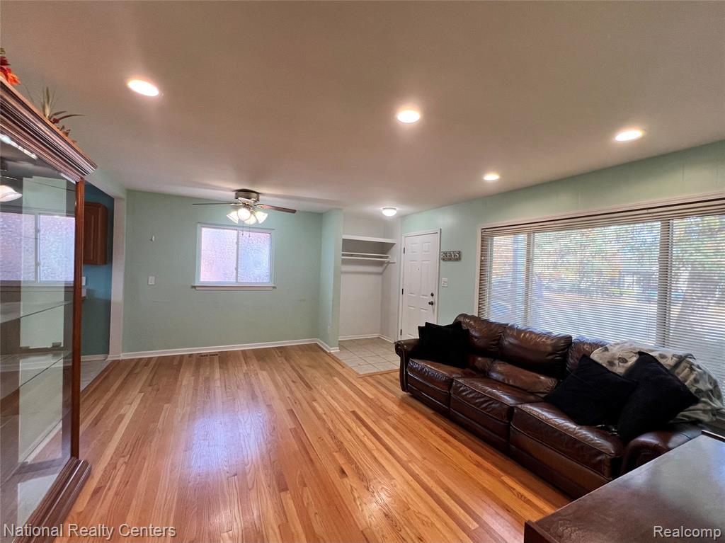 8571 Cranston Street, Westland, MI — Photo 6