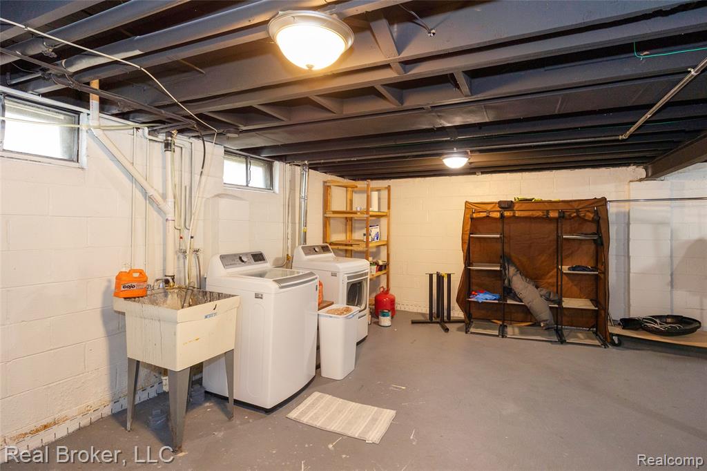 29454 Barton Street, Garden City, MI — Photo 25