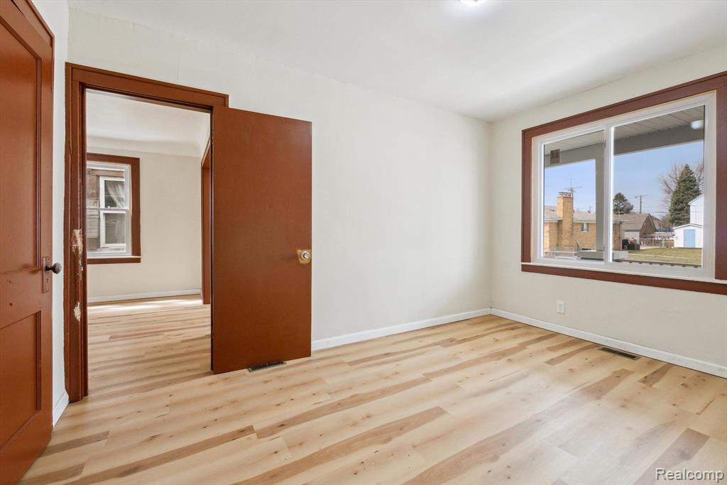 5014 BELMONT Street, Hamtramck, MI 48212 — Photo 13