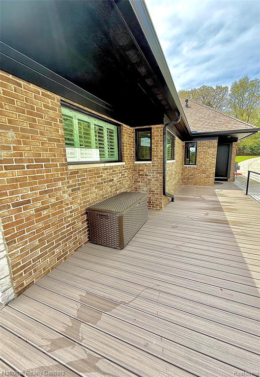 7050 Lake Shannon Court, Fenton, MI 48430 — Photo 48