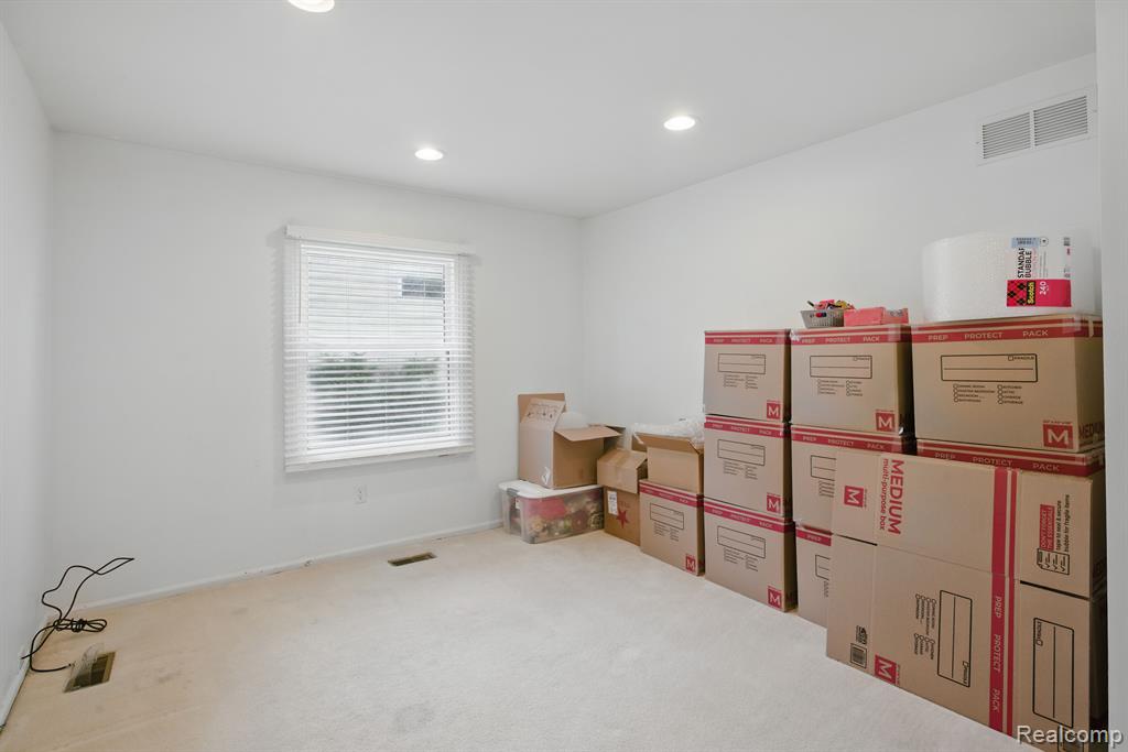 5389 Vincennes Drive, Bloomfield Hills, MI 48302 — Photo 43