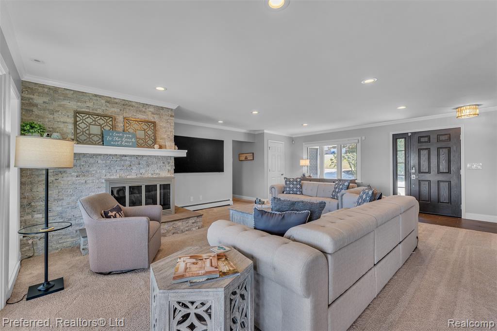 7660 Maceday Lake Road, Waterford, MI 48329 — Photo 12