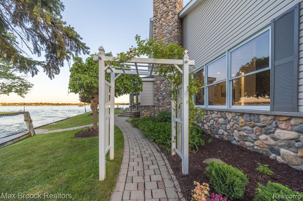 4659 LINWOOD Street, West Bloomfield, MI 48324 — Photo 5
