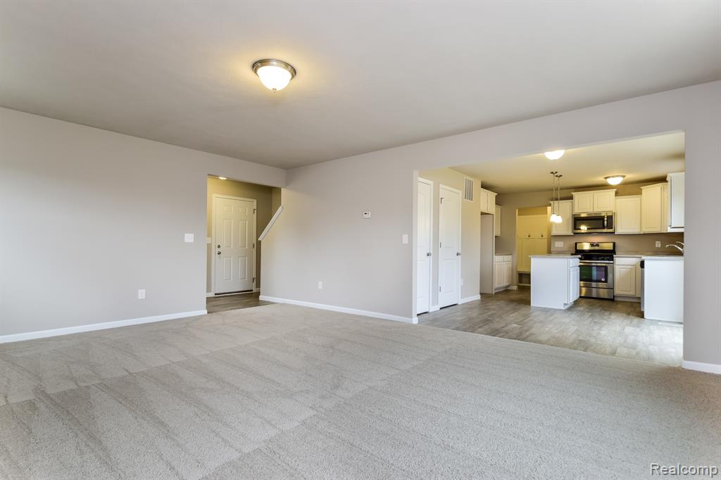 2110 Stillwater Drive, Davison, MI 48423 — Photo 3