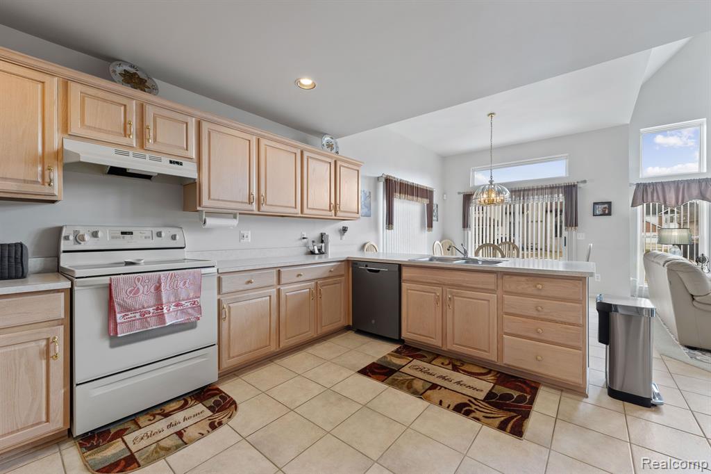 48548 Fairmont Drive, Macomb, MI 48044 — Photo 10