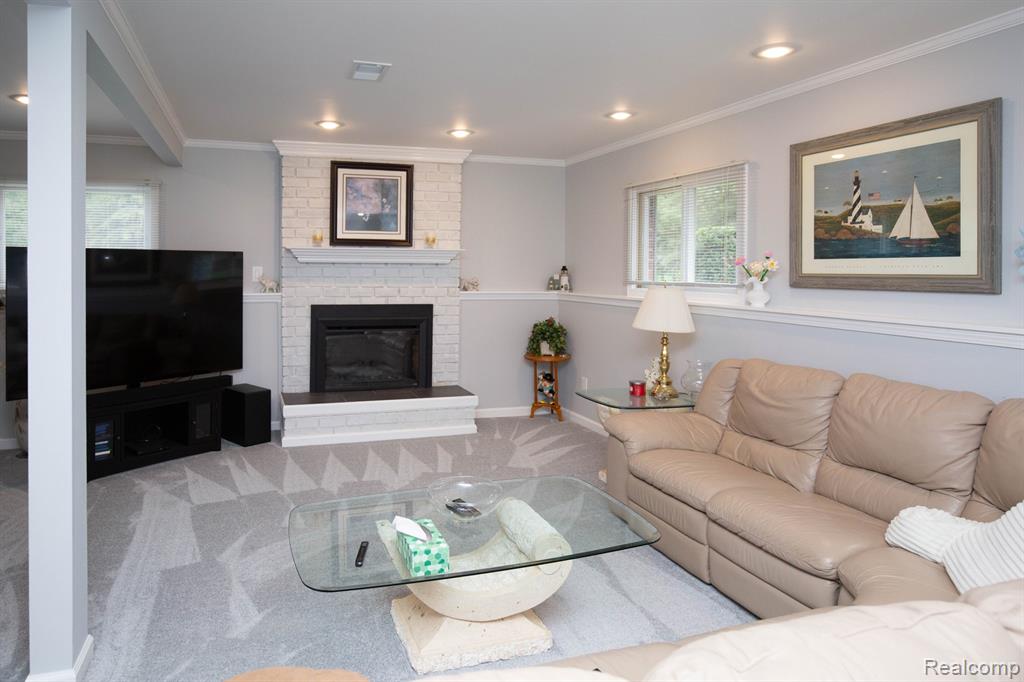 9026 Woodside Road, Northville, MI 48167 — Photo 18