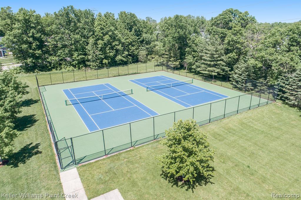 894 Wynstone Circle N, Oakland, MI — Photo 59