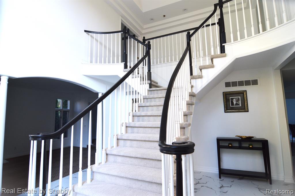 4096 Oak Tree Circle, Rochester, MI 48306 — Photo 16
