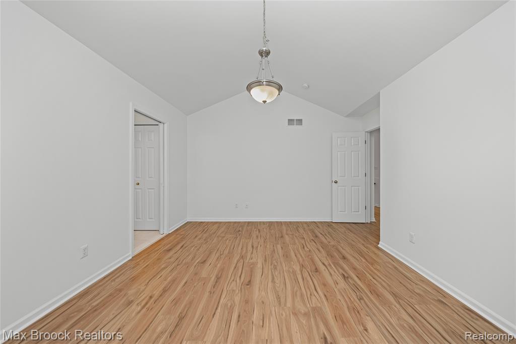 4852 Burberry Drive, Warren, MI 48092 — Photo 24