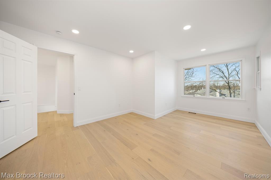 3592 GREAT FALLS Circle, Ann Arbor, MI 48108 — Photo 46