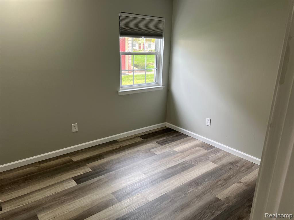 202 PRINCETON Drive, South Lyon, MI 48178 — Photo 12
