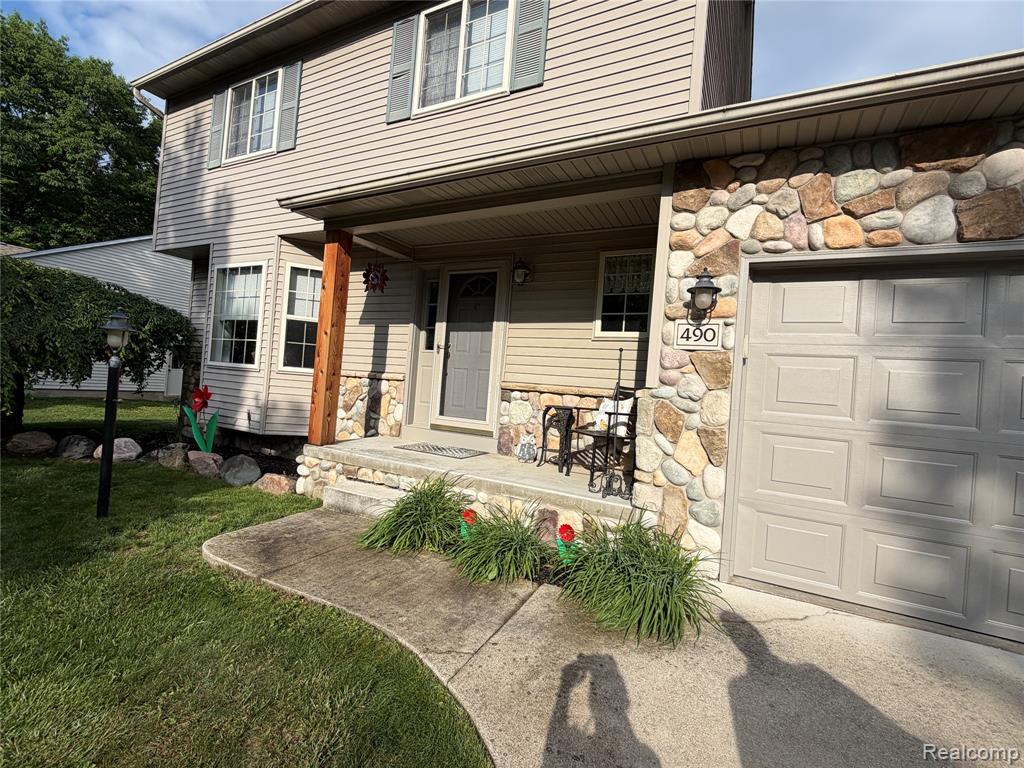490 Cove View Drive, Waterford, MI 48327 — Photo 2