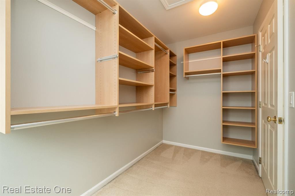 1092 CHESTNUT Lane, South Lyon, MI 48178 — Photo 35
