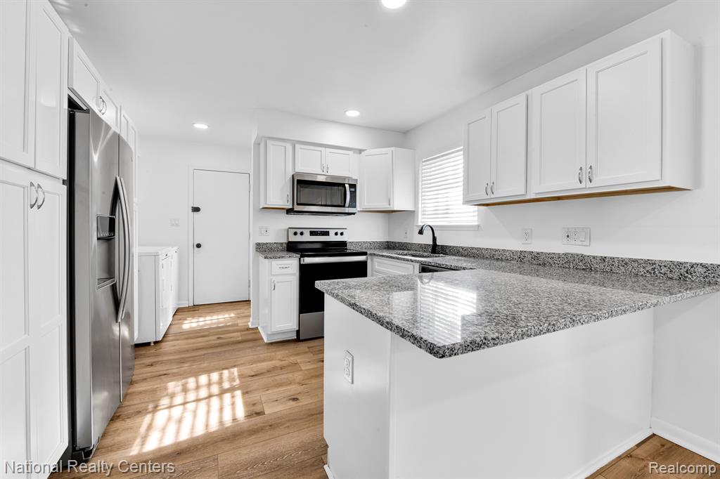 40631 Rockhill Lane, Novi, MI — Photo 6