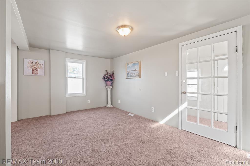 5842 Janet Avenue, Taylor, MI 48180 — Photo 4