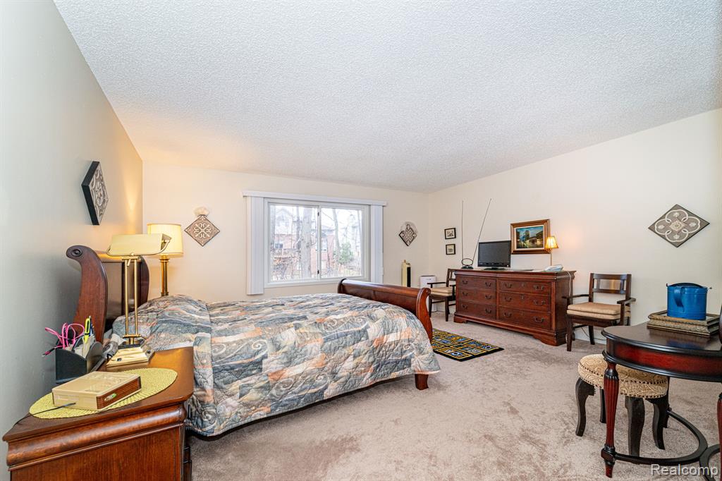 7375 PEPPER Creek, West Bloomfield, MI — Photo 24