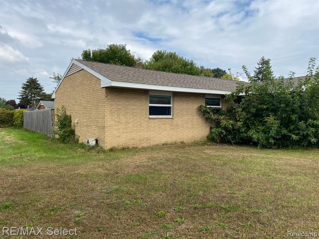 1788 TITTABAWASSEE Road, Saginaw, MI 48604 — Photo 17