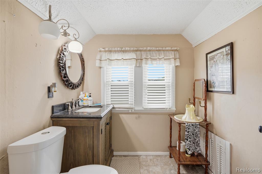 24248 Hayes Avenue, Eastpointe, MI 48021 — Photo 23
