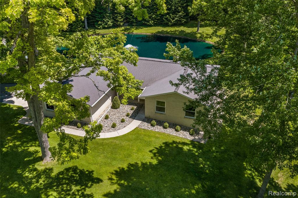 10100 Bridge Lake Road, Clarkston, MI 48348 — Photo 38