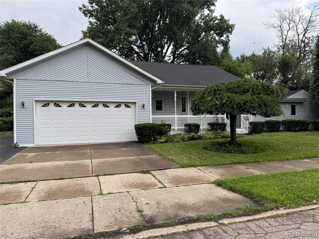 565 Highland Avenue, Pontiac, MI 48341 — Photo 2