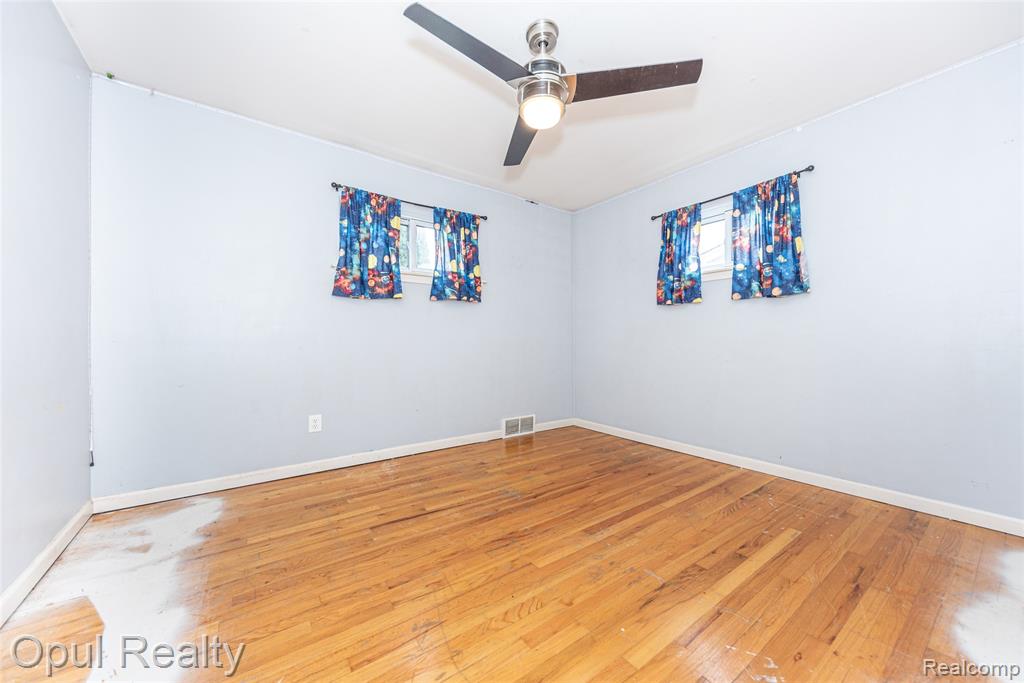 8234 Perrin Avenue, Westland, MI — Photo 17