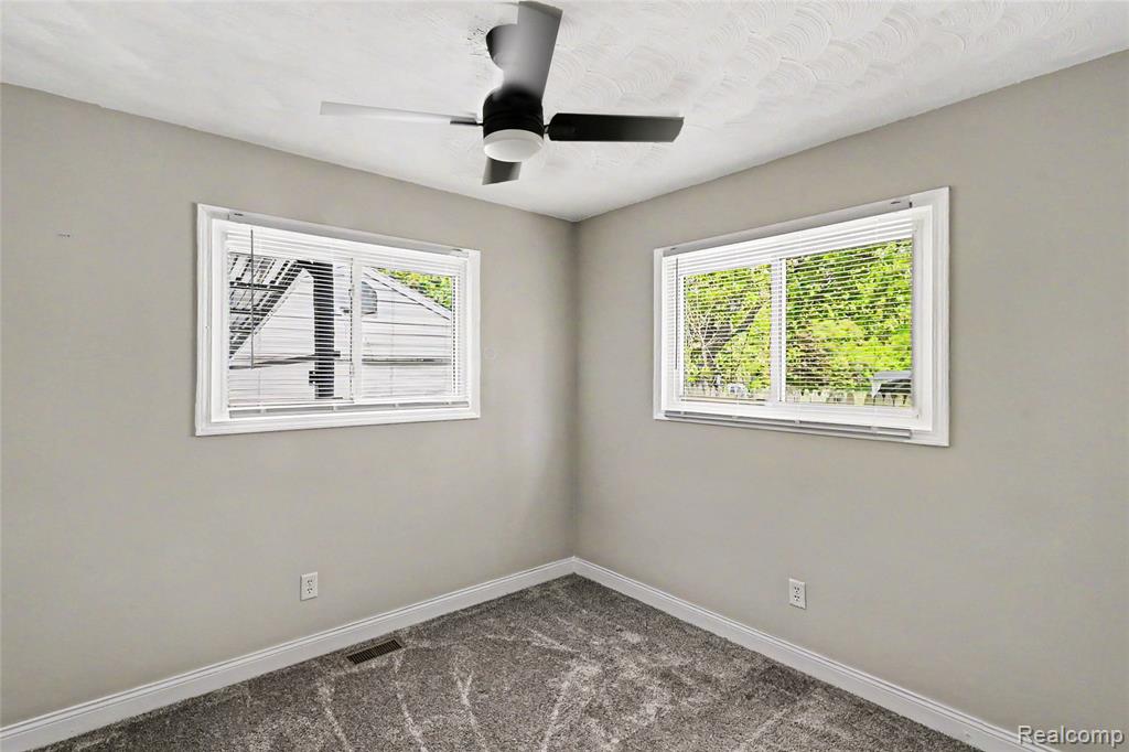 502 Carrier Street, Lansing, MI 48906 — Photo 12