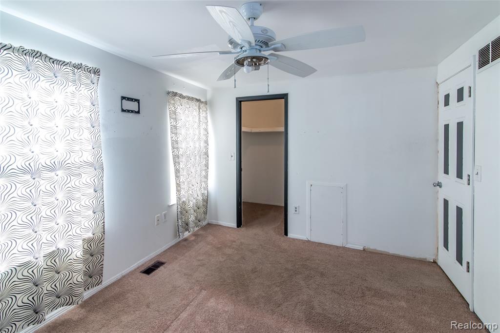 22448 Armstrong Avenue, Brownstown, MI 48193 — Photo 18