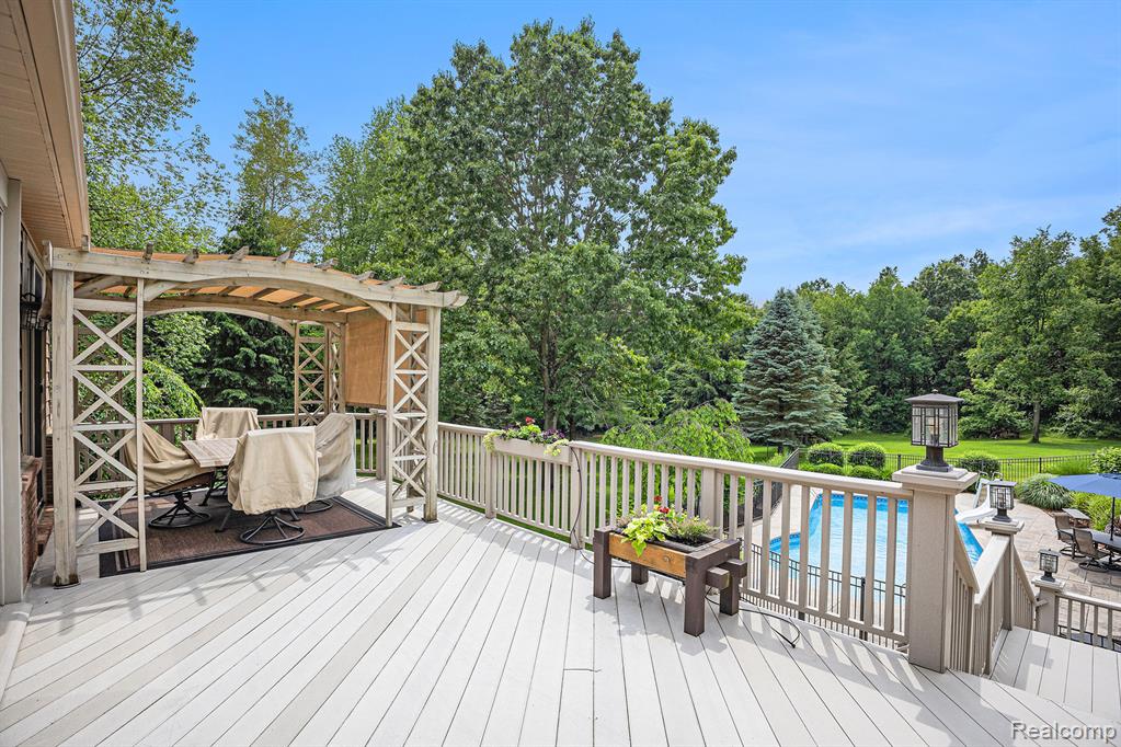 4301 Rolling Acres Drive, Hartland, MI 48353 — Photo 57