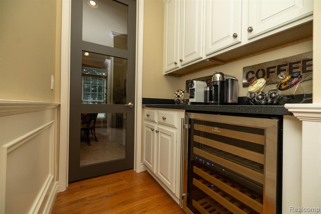 4910 Knollcrest Court, Commerce Twp, MI 48382 — Photo 15