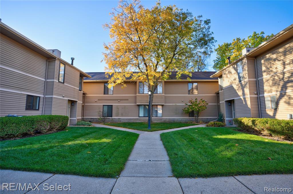 250 Briarcrest Drive, 129, Ann Arbor, MI 48104 — Photo 2