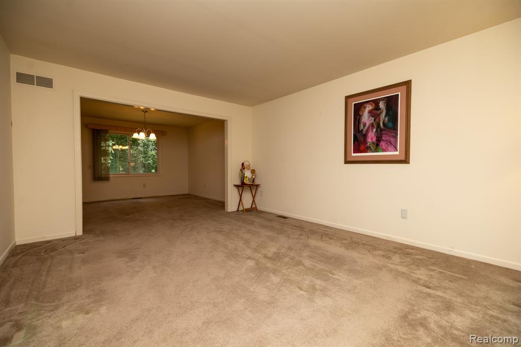 6926 Alden Drive, West Bloomfield, MI 48324 — Photo 16