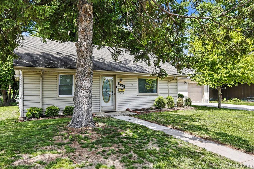 30212 Beechwood Street, Garden City, MI — Photo 2