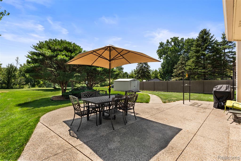 19550 Shorecrest Drive, Clinton Twp, MI 48038 — Photo 42