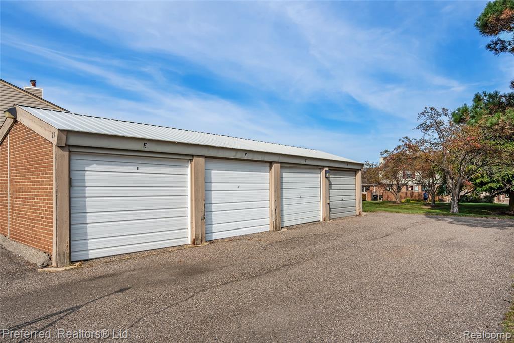 30998 W Country W, 187, Farmington Hills, MI 48331 — Photo 31