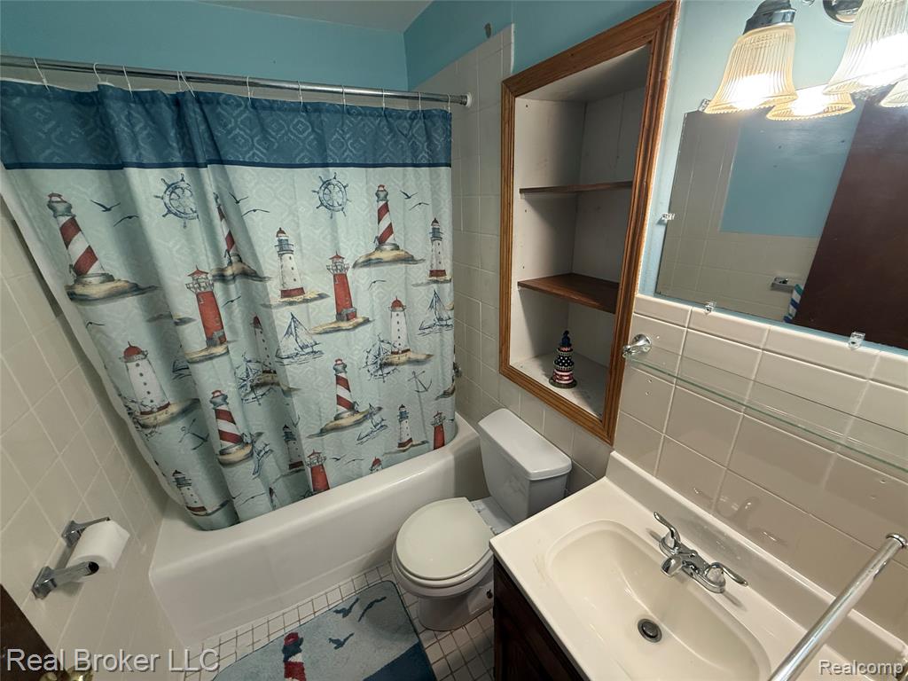 8637 Rowe Road, MI — Photo 26
