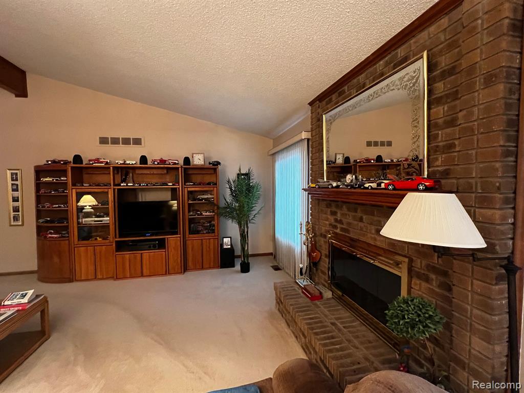 40363 DENBIGH Drive, Sterling Heights, MI 48310 — Photo 16