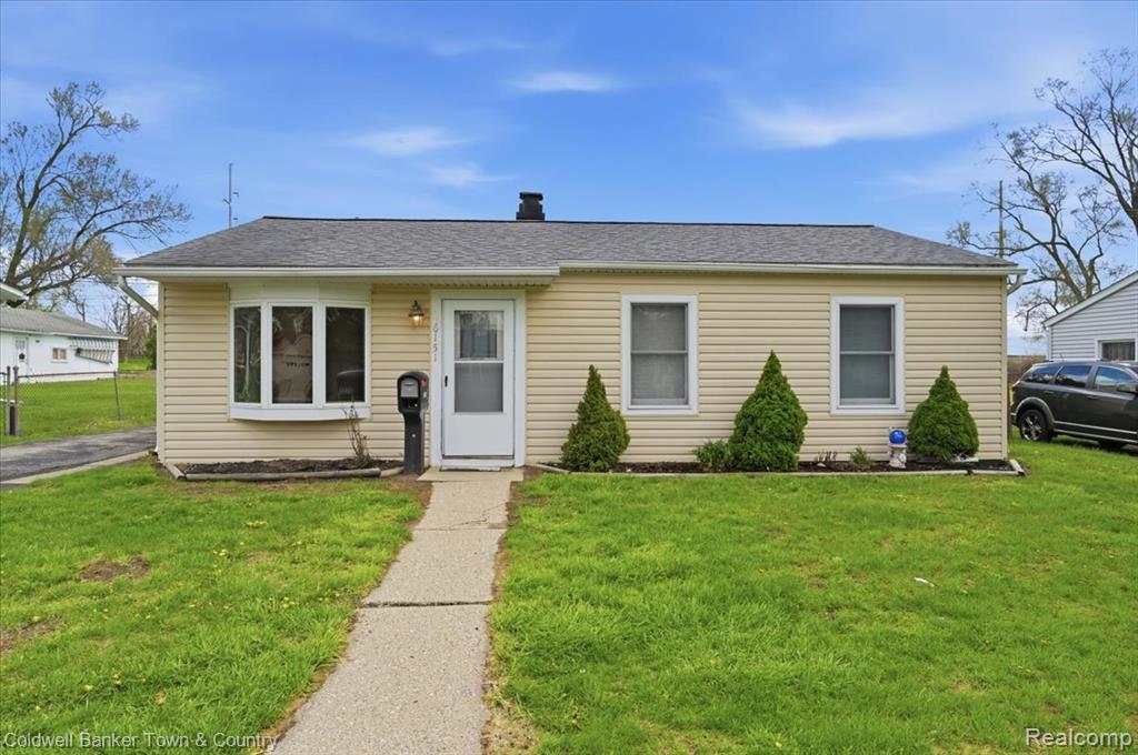 6151 Stephen, Brighton, MI 48116 — Photo 2