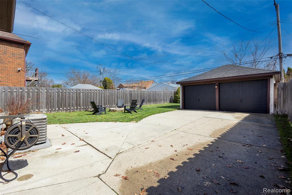 3930 Yorkshire Road, Detroit, MI 48224 — Photo 36
