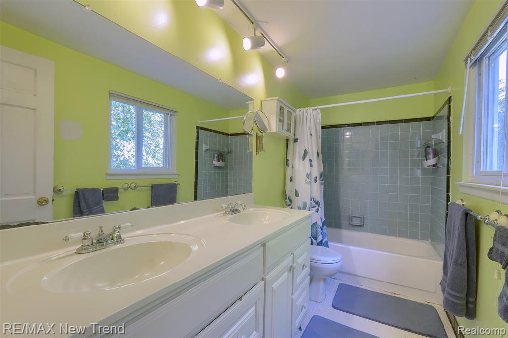 851 N Webik Avenue, Clawson, MI — Photo 21